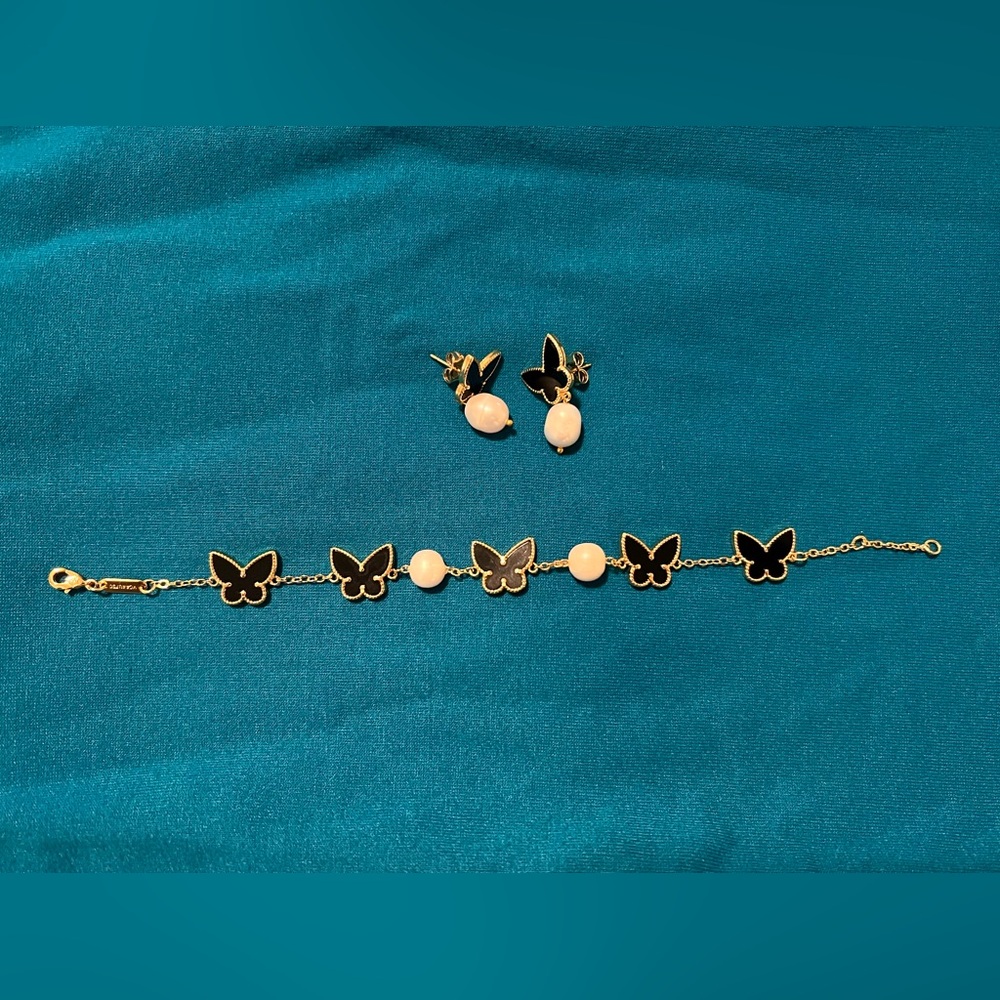 Authentic Freshwater Pearl 
Elegant Black and Gold Butterfly Jewelry Set